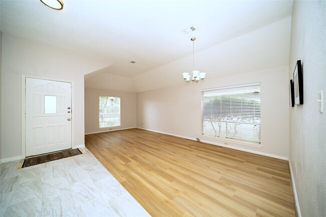 Building Photo - 3110 Flintwood Dr