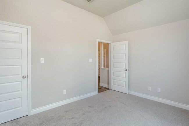 Building Photo - 1639 Rosedale Dr