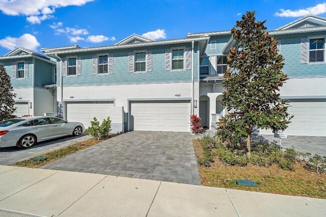 Building Photo - 4925 Pointe Midtown Way