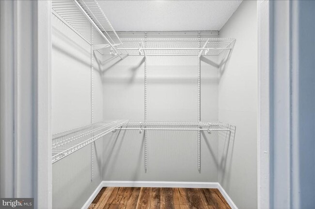 Building Photo - 6901 Vantage Dr