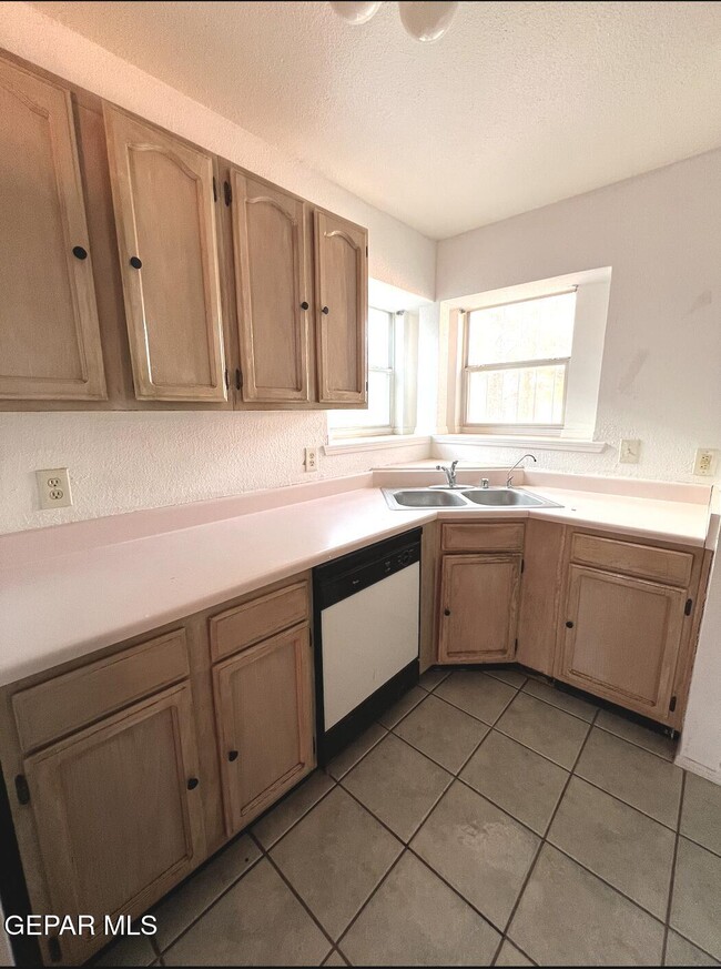 Building Photo - 11501 Cree Ct