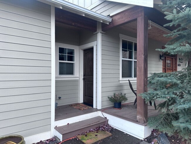 Building Photo - Furnished Studio Near Old Mill - Utilities Included