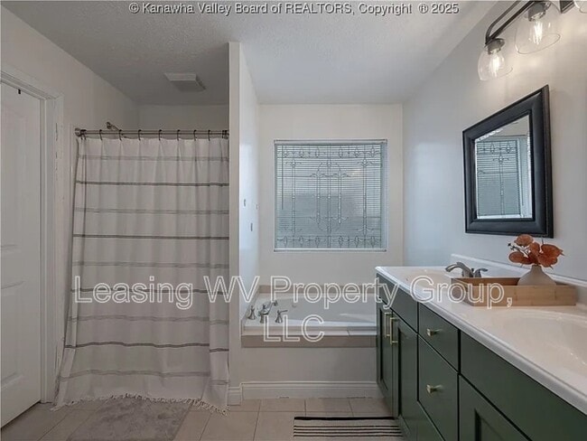 Building Photo - 164 Prado Dr