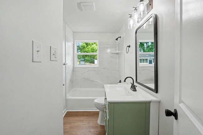 Building Photo - 3 BED | 1 BATH | HUNTER ARMY AIR FIELD