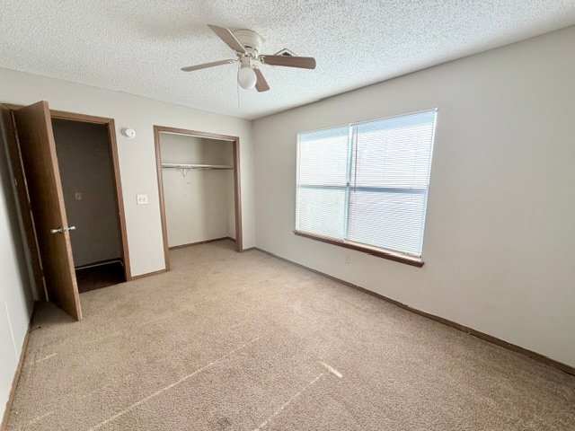 Building Photo - 2415 W Mary Dr