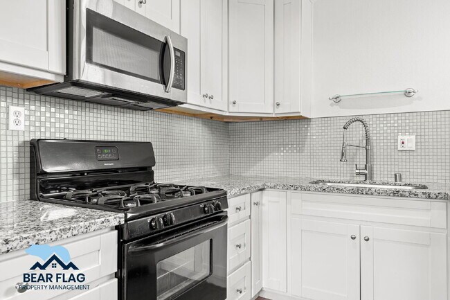 Building Photo - For Rent $2,280 - 2 bed, 1 bath