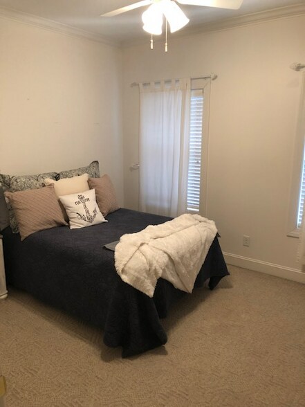 Building Photo - 951 Frontage Rd