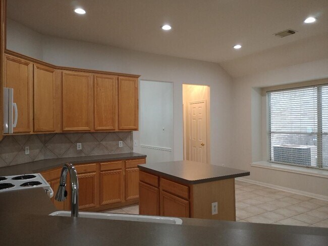 Building Photo - 3314 Worthington Dr