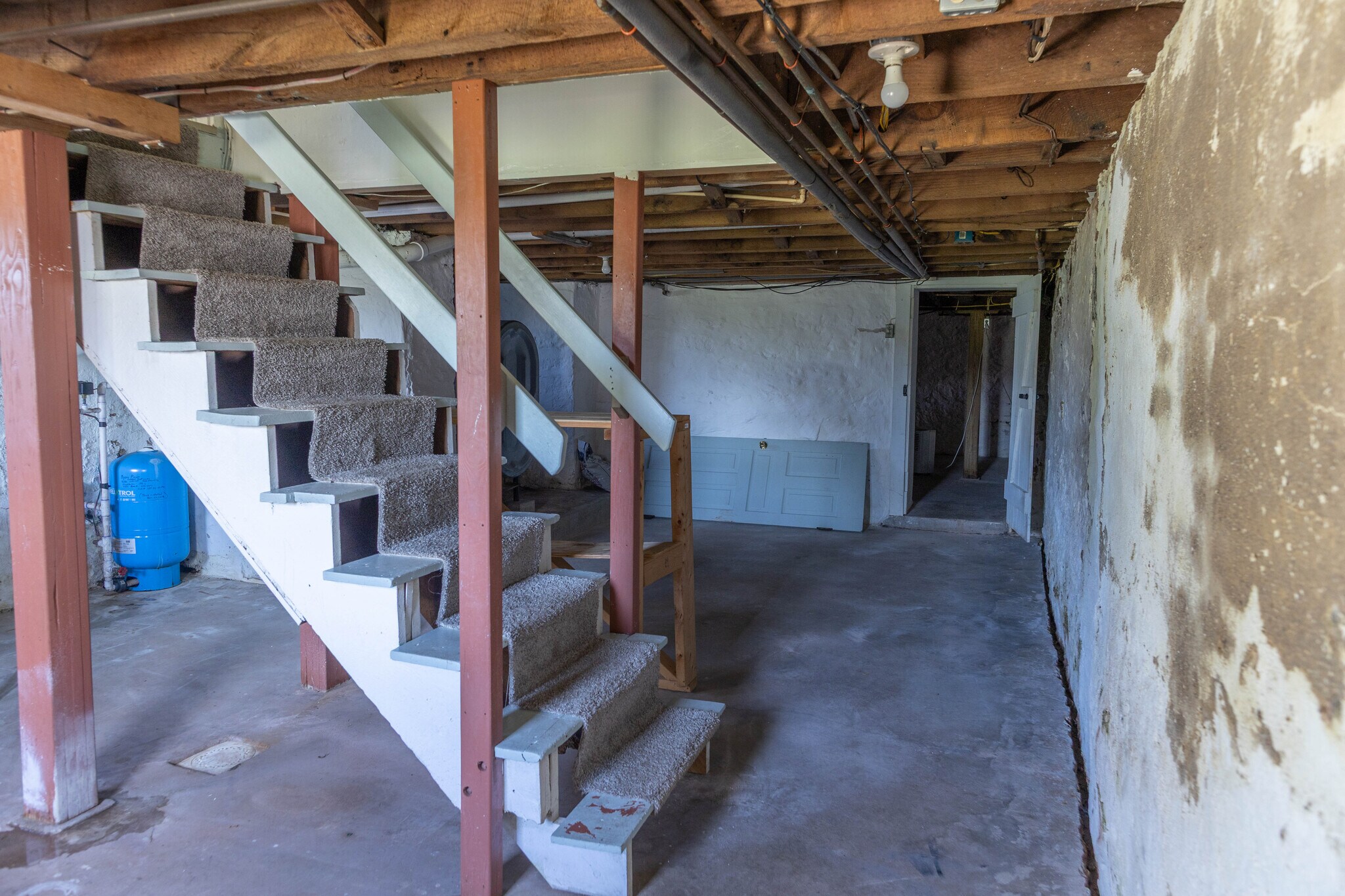Building Photo - 1049 Reading Rd