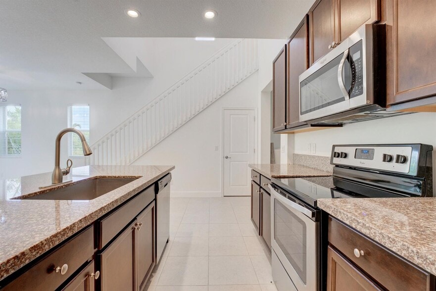 Building Photo - 9075 Kingsmoor Way