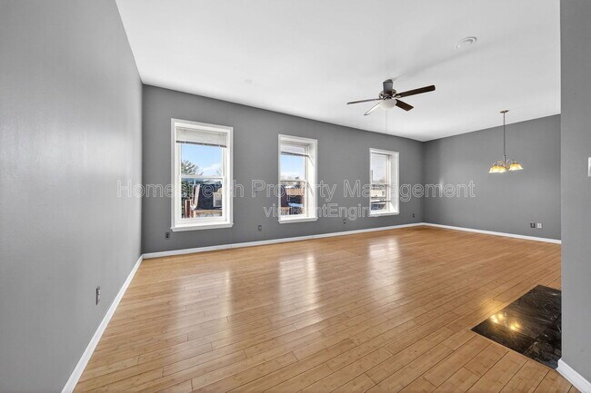 Building Photo - 322 N Boyle Ave