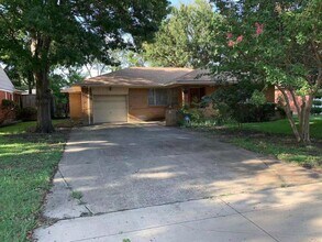 Building Photo - Beautiful 4 Bedroom Home