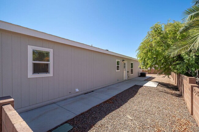 Building Photo - 8559 E Coralbell Ave