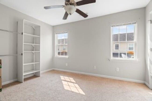 Building Photo - 2BR/2.5BA Townhome in The Gables