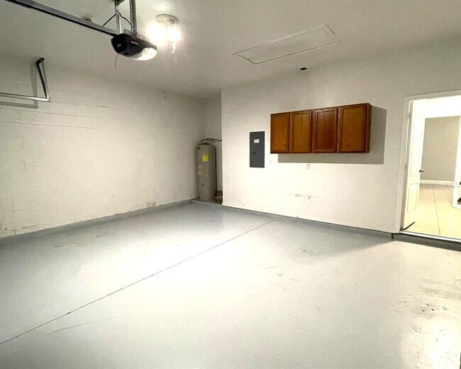 Building Photo - 2031 Ribbon Falls Pkwy