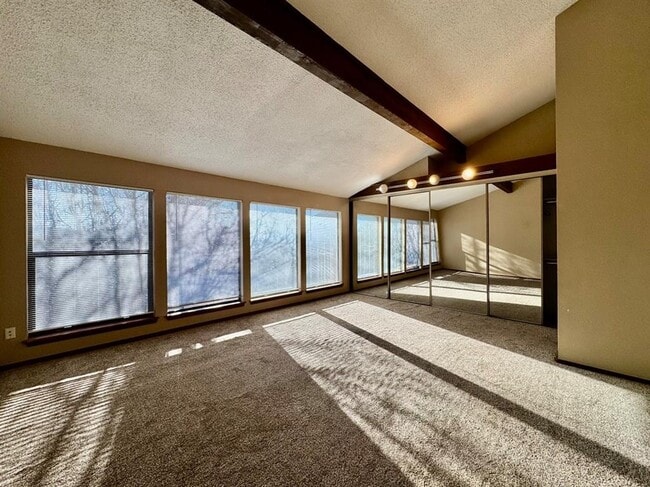 Building Photo - 1622 Windhill Ave