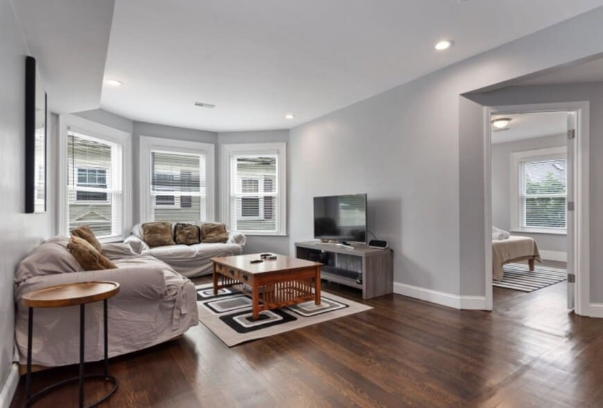 Building Photo - 7 Abbotsford St