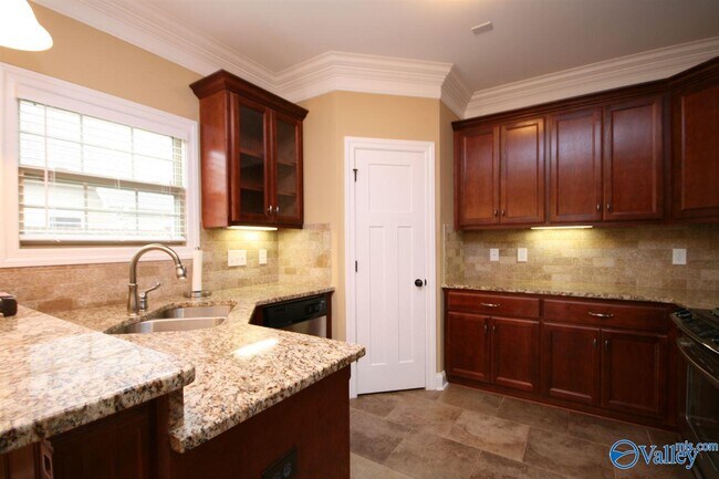 Building Photo - 231 Grove Village Way