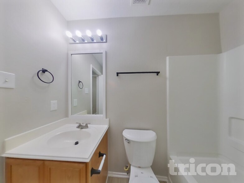 Building Photo - 2926 Umiak Dr