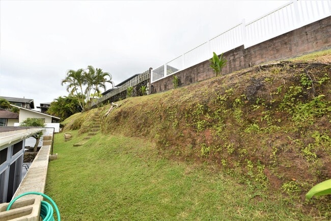 Building Photo - Large Home in beautiful Ahuimanu Area