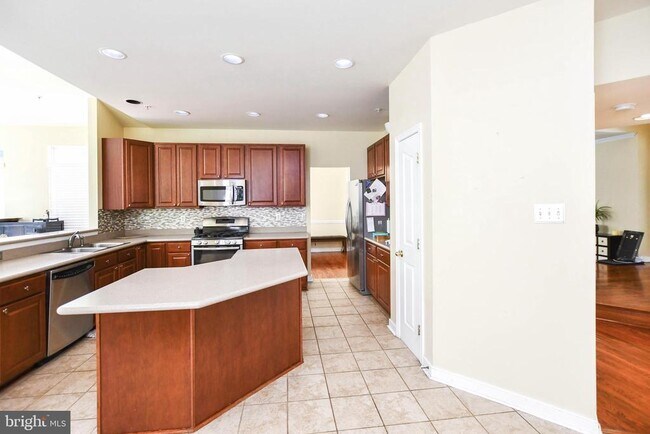 Building Photo - 13003 Belle Meade Trace