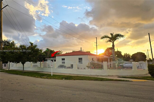 Primary Photo - 4500 NW 5th St