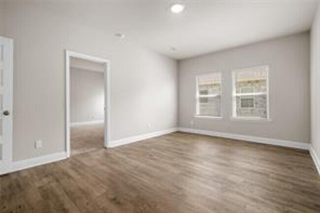 Building Photo - 10528 Redland St
