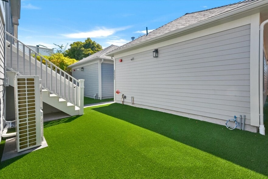 Shared Green Space - 3225 Hannah St