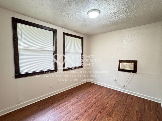 Building Photo - 507 E Walnut St