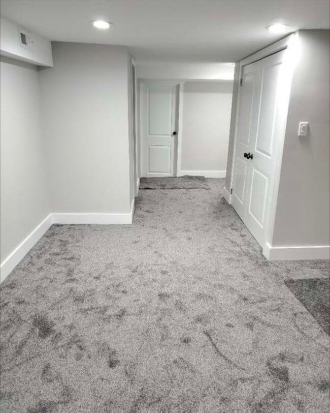 Building Photo - 5425 Catharine St