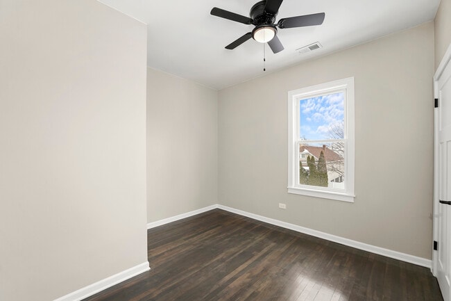 Building Photo - 1520 S 51st Ct