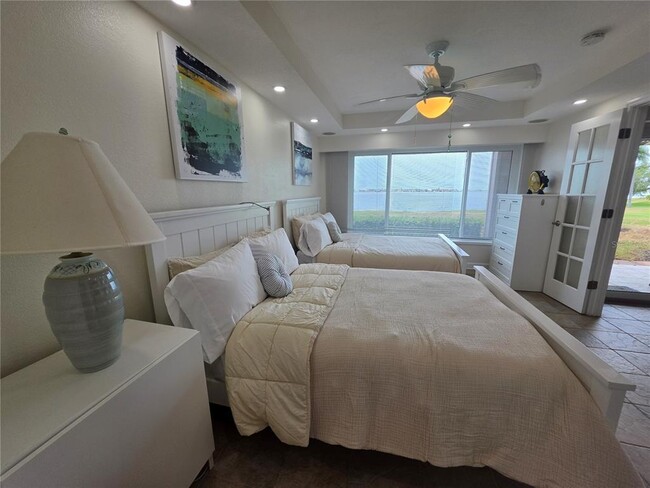 Building Photo - 6295 Bahia Del Mar Cir