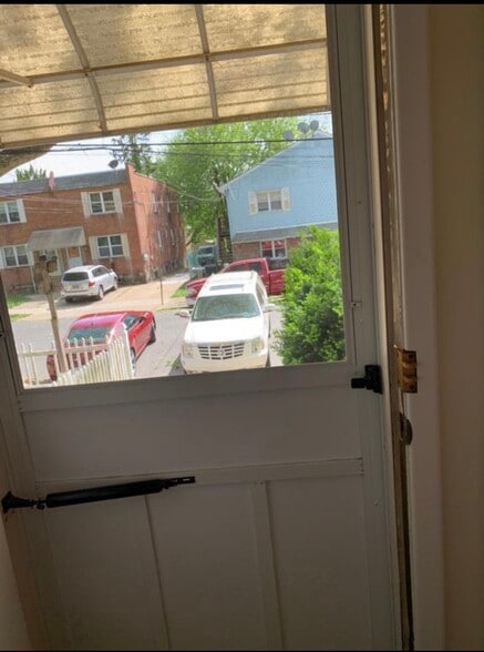 Building Photo - 205 Robbins St