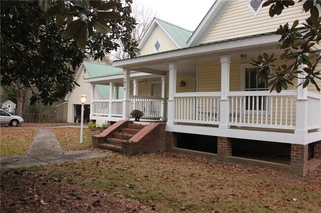 Building Photo - 610 Rock Springs Rd