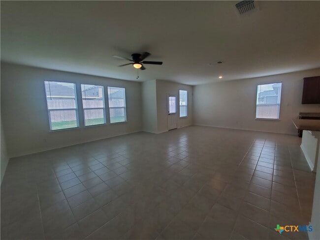 Building Photo - 518 Deer Crest Dr