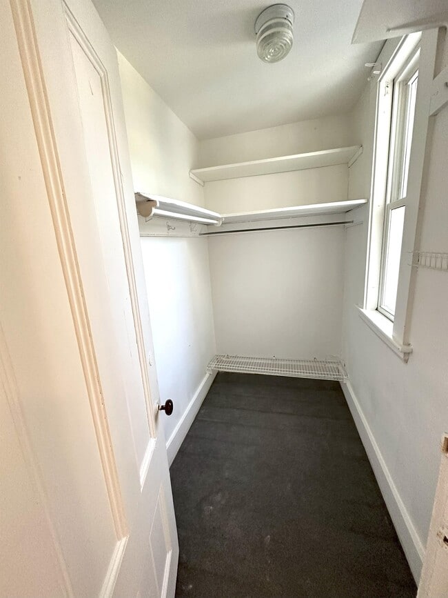 Building Photo - 30 Hall St