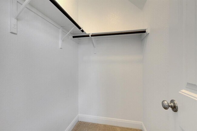 Building Photo - 3215 Honey Peach Way