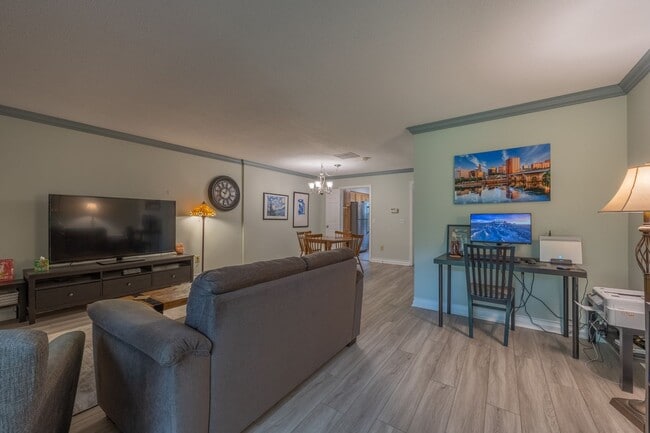 Building Photo - Price Reduction! Spacious Townhome with po...