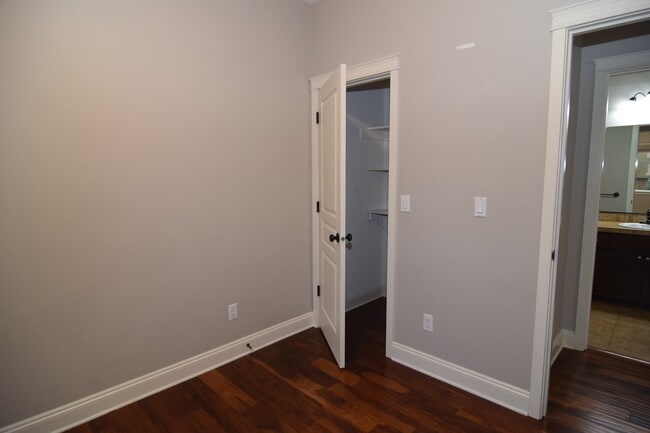 Building Photo - 21524 SW Parkin Ln