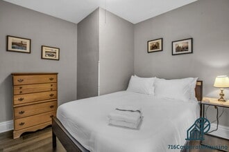 Building Photo - Furnished 3-Bedroom Upper Apartment on Bird Ave