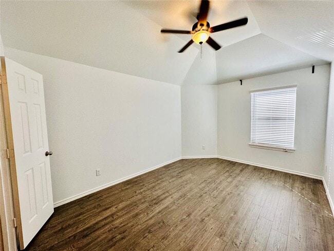 Building Photo - 901 Bethpage Dr