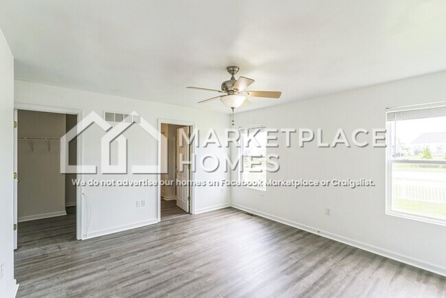Building Photo - 1717 Briarmanor Dr