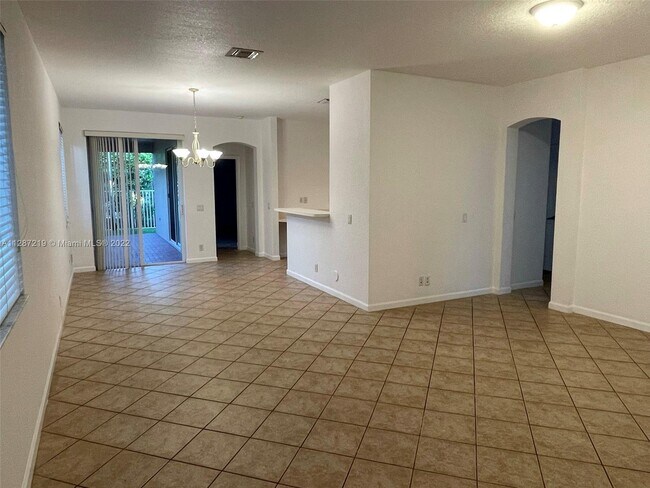Building Photo - 686 Conservation Dr