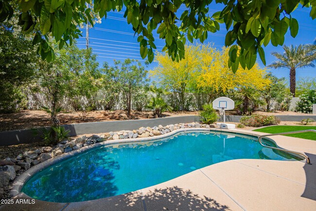 Building Photo - 10230 E Cochise Dr