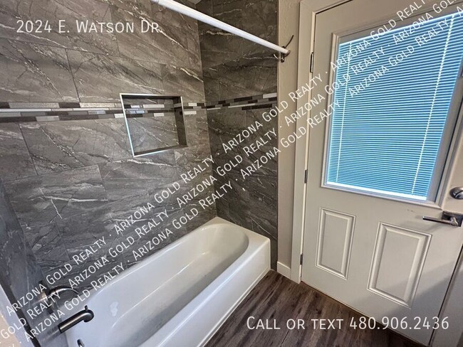 Building Photo - 2024 E Watson Dr
