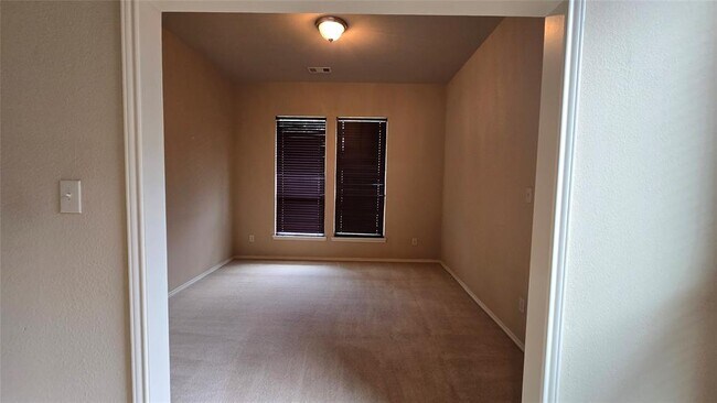 Building Photo - 2918 Hebert Trail Dr