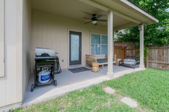 Building Photo - 4004 Rocky Shore Ln