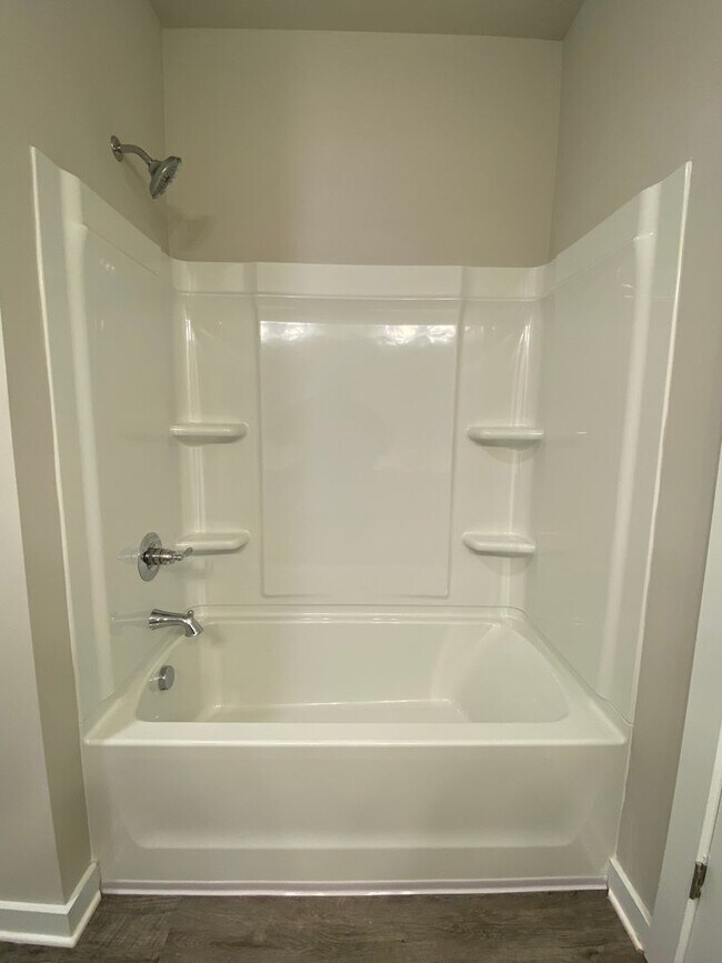 Building Photo - Home for Rent in Jemison, AL...  Available...