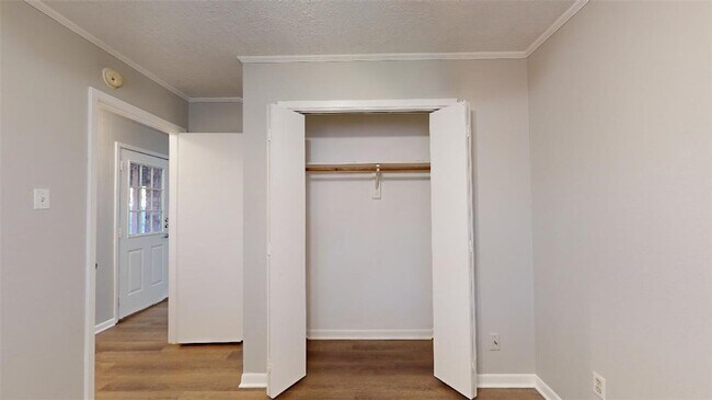Building Photo - 3904 Windwood Cir