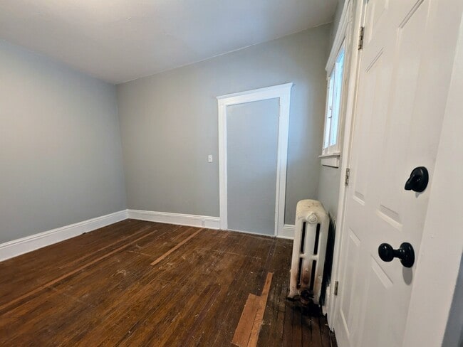 Building Photo - 924 N Capitol Ave